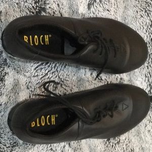 Bloch  tap shoes used ONCE